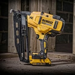DeWALT DCN660D2 Akku Nagler Bürstenlos Kabellos 18V 2Ah 63mm 2x Akkus Koffer -DEWALT Shop 35836838 4